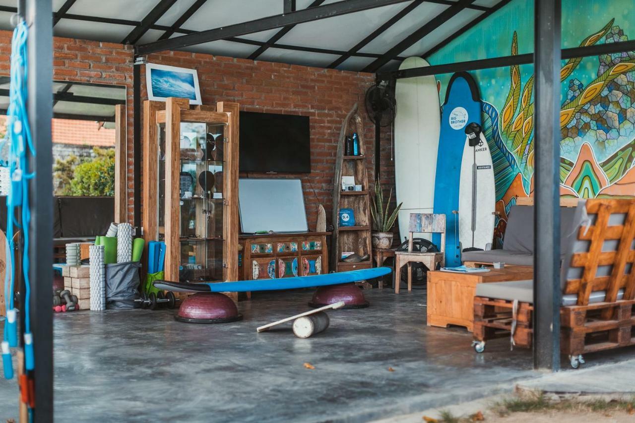 Big Brother Surf Inn Canggu  Bagian luar foto