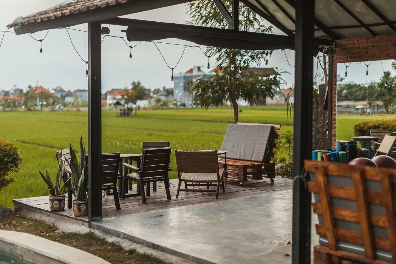 Big Brother Surf Inn Canggu  Bagian luar foto