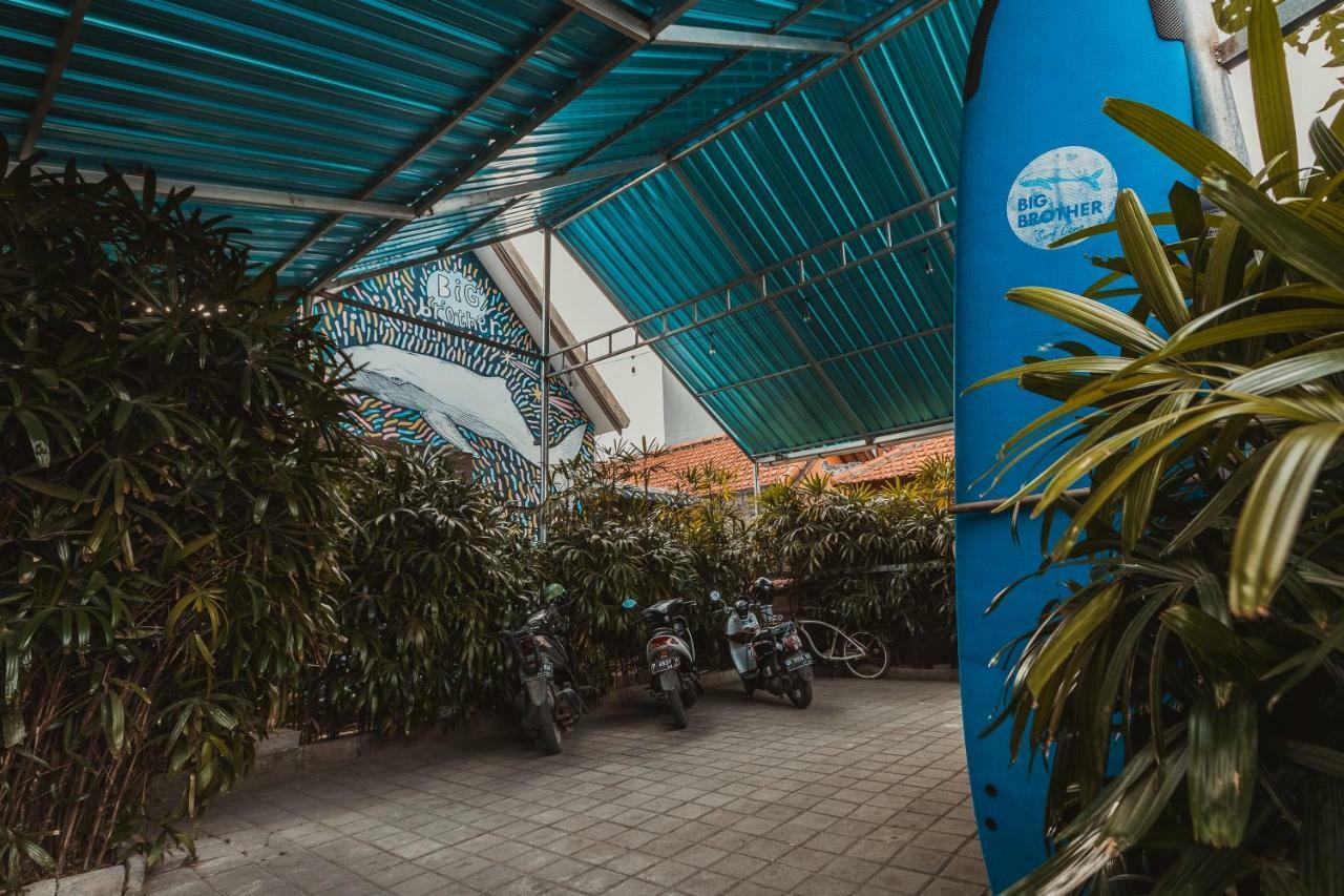 Big Brother Surf Inn Canggu  Bagian luar foto