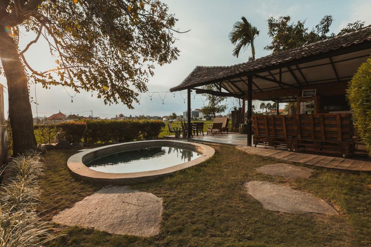 Big Brother Surf Inn Canggu  Bagian luar foto