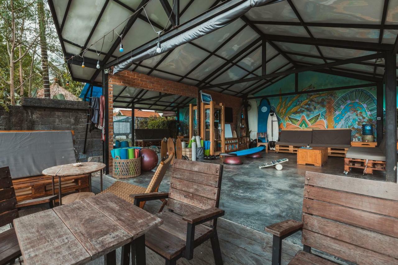 Big Brother Surf Inn Canggu  Bagian luar foto